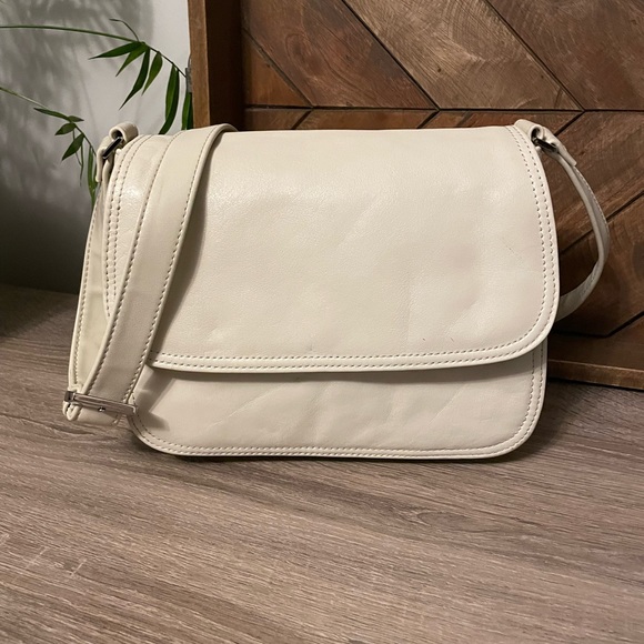 Aurielle Ivory Leather Multi-compartment Crossbody Purse - Picture 2 of 14
